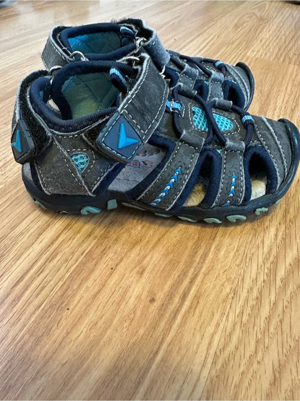 Apakowa Boys Gray Blue Closed-Toe Sport Sandals US Toddler 6